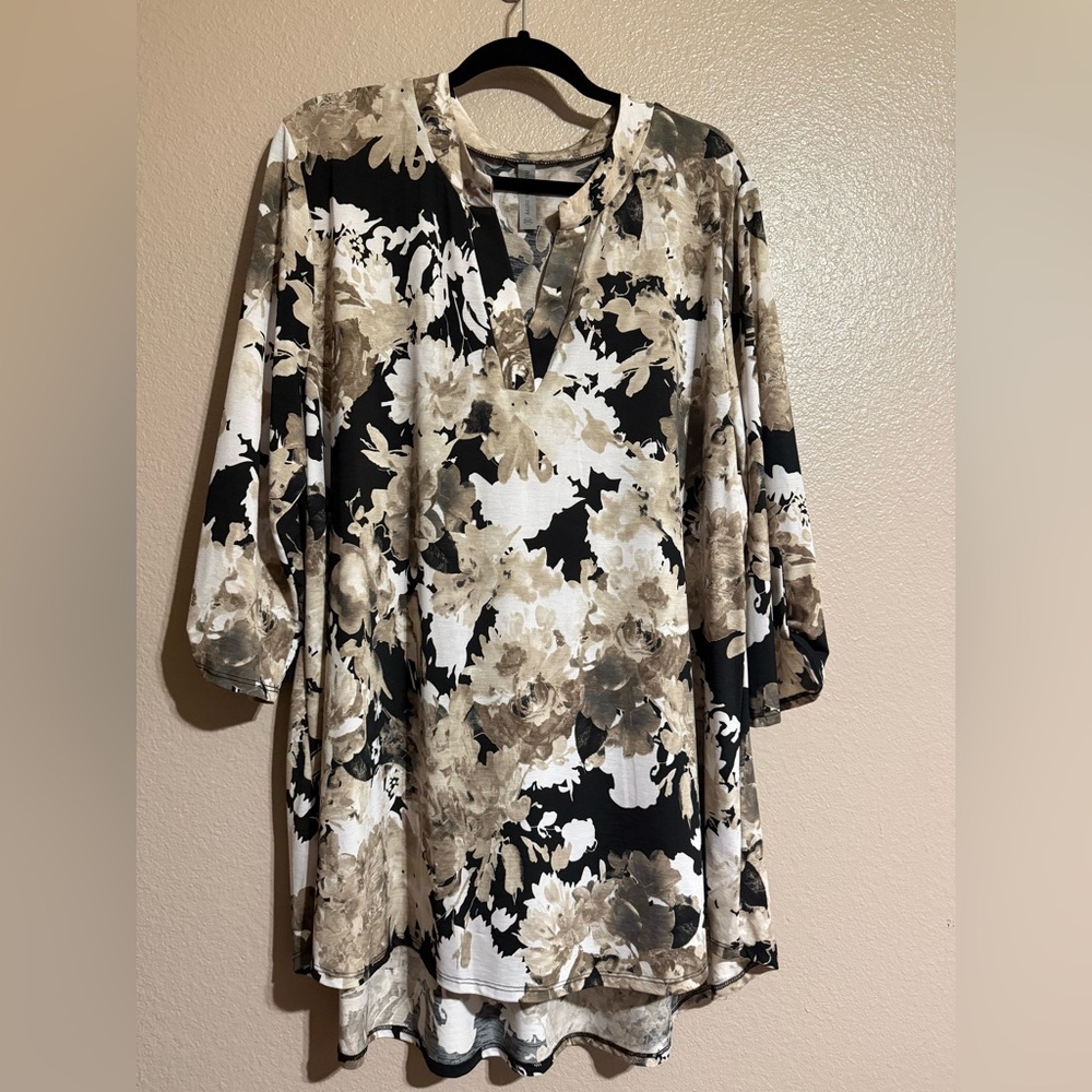 Honeyme Curvy 3xl. ECU/NWOT